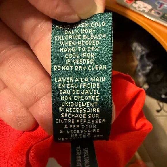 LAUREN RALPH LAUREN Women’s Elegant Red Sleeveless Dress
Size 6P - Picture 7 of 9